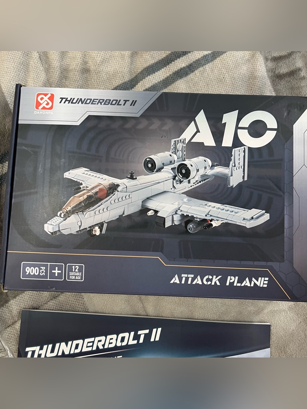 DAHONPA A-10 Warthog Thunderbolt II Attack Plane Building Set 900 PCS Complete
